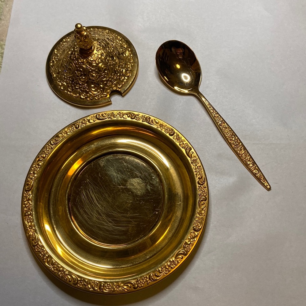 Vintage community gold saucer w spoon and cover